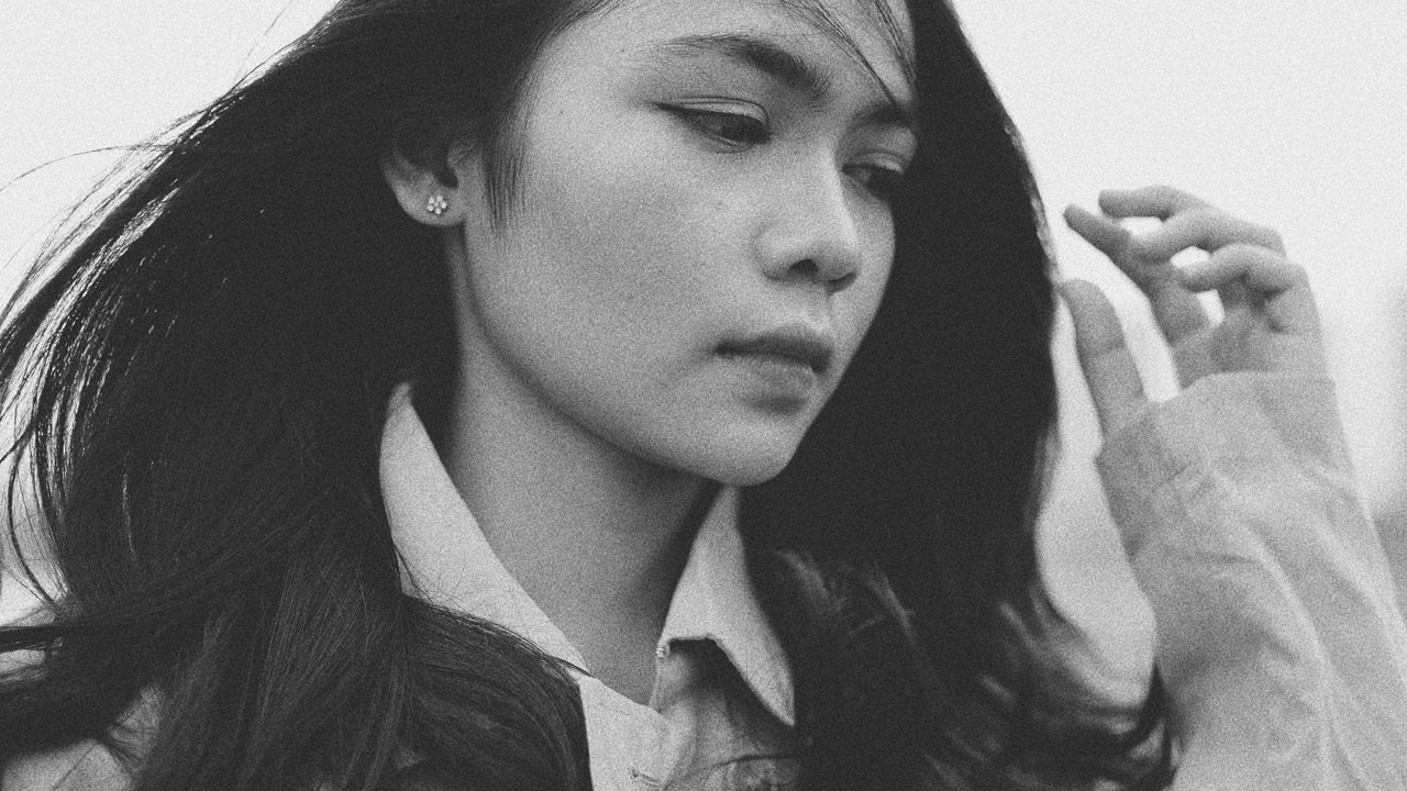 sad woman in a toxic relationship
