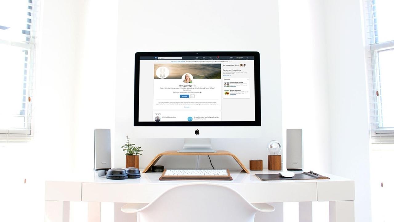 1frohjnys5mgwydrzri8 how to improve your online presence with a professional linkedin profile