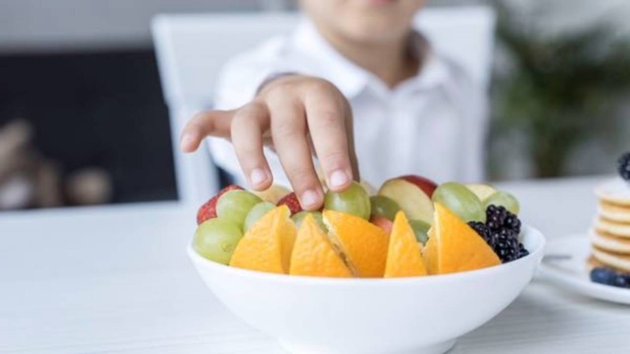 One Little Trick To Create Healthy Eating Habits For Kids