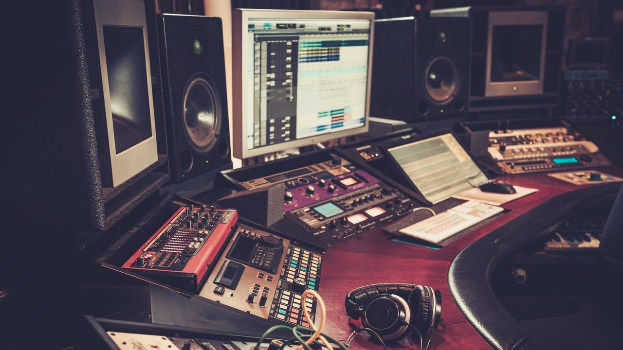 Where to get soundboards/sound effects for your podcast