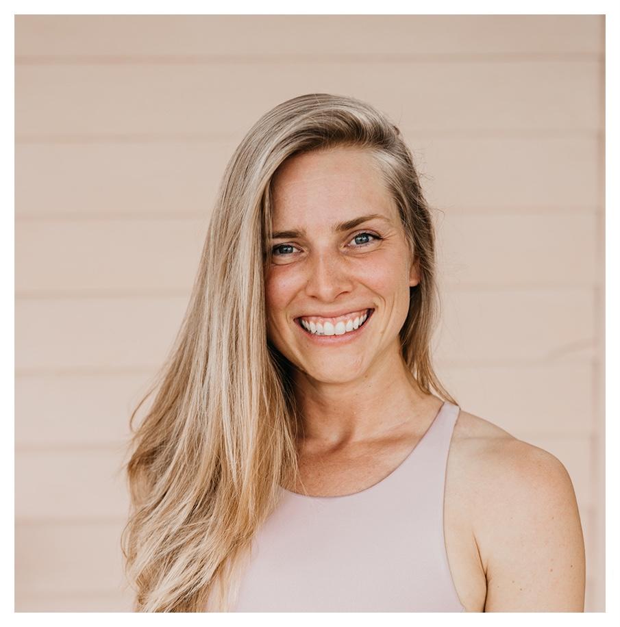 Virginie Duval de Dfine Yoga offre des vidéos de yoga et d'entrainment en ligne