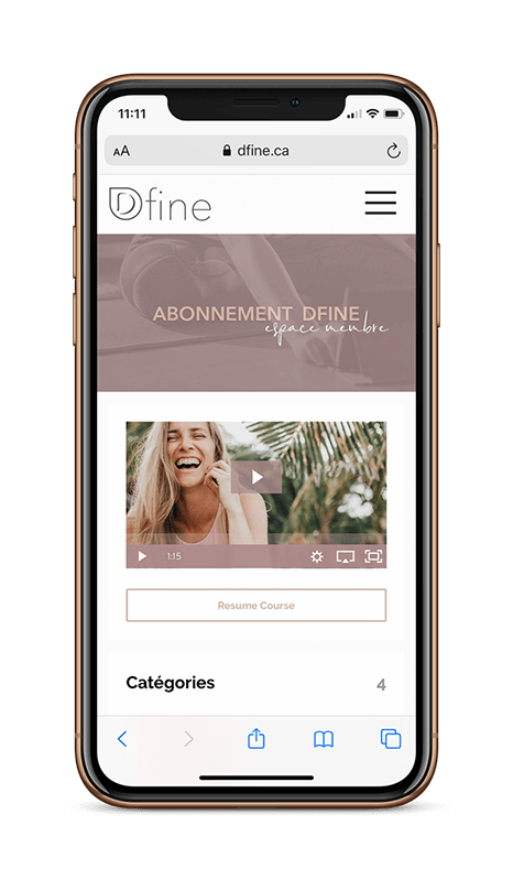 Virginie Duval de Dfine Yoga offre des vidéos de yoga et d'entrainment en ligne disponible sur vote tablette et votre téléphone