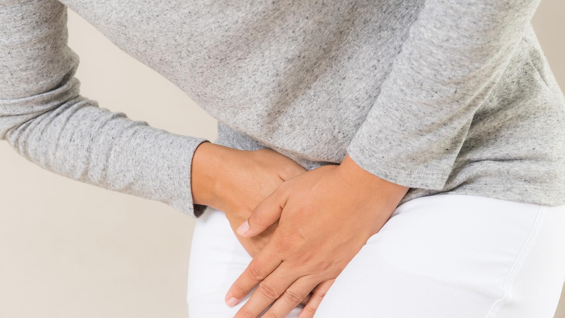 La douleur liée à l'arthrose de la hanche est située dans le pli de l'aine