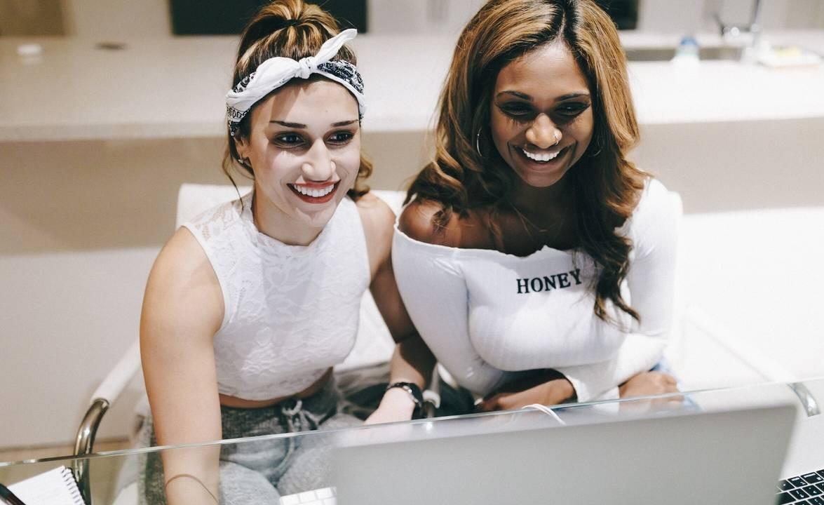 Coaches Sarah Saffari and Hansika Silva teaching online