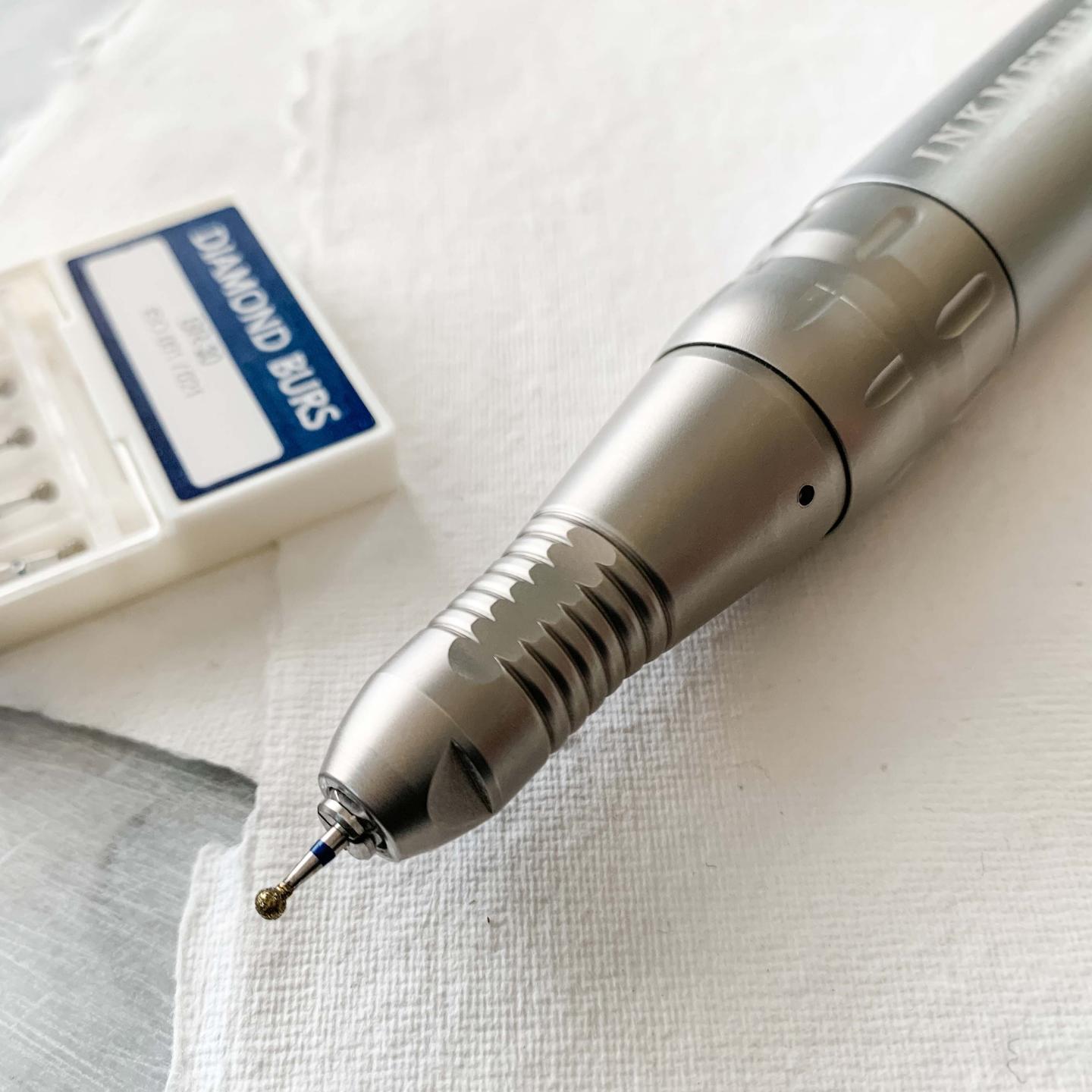 Learn calligraphy engraving on glass and more!