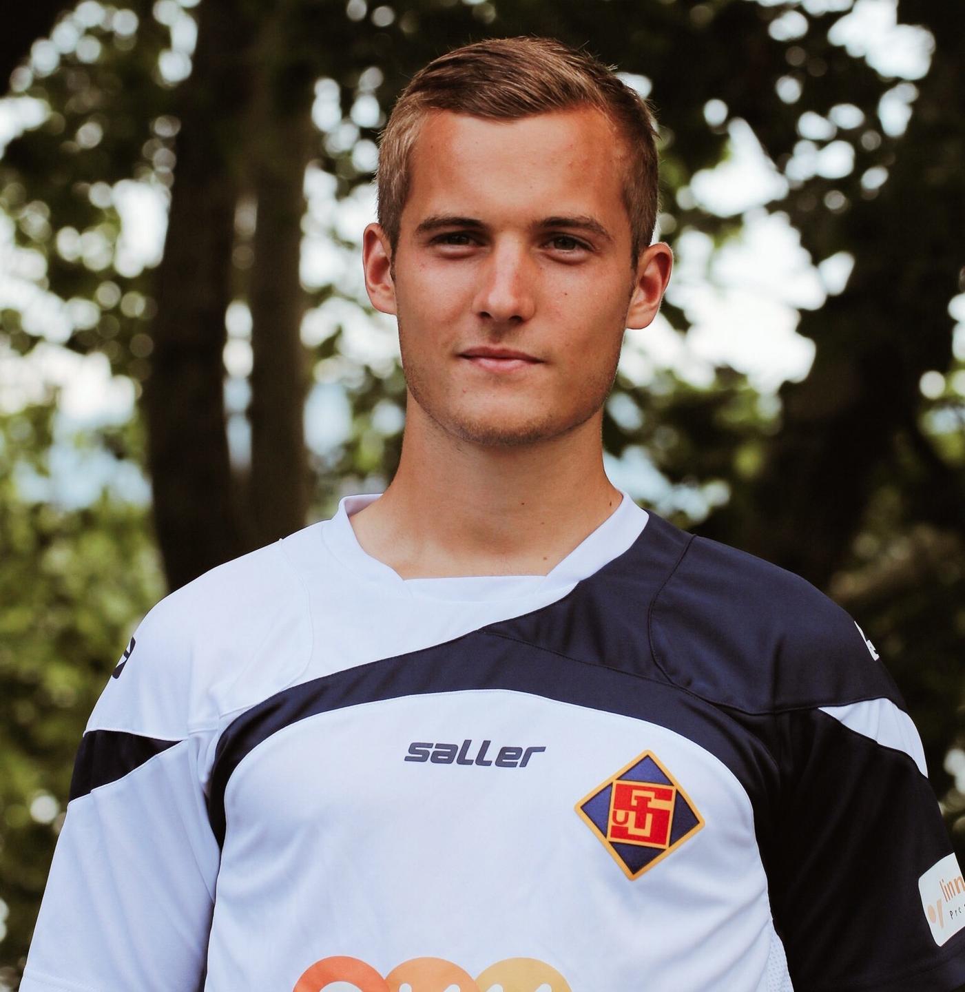 Julius Duchscherer im Trikot der TuS Koblenz