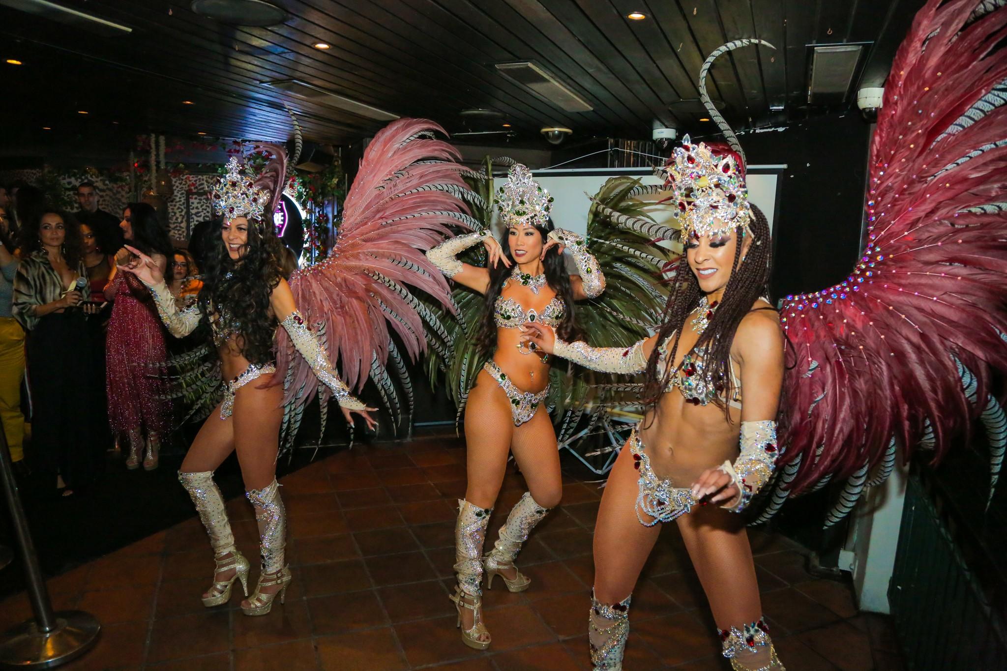 samba dancers