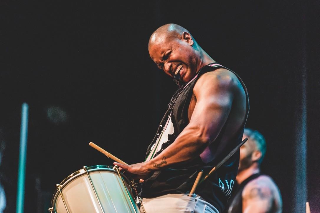 brazilian drummers and dancers