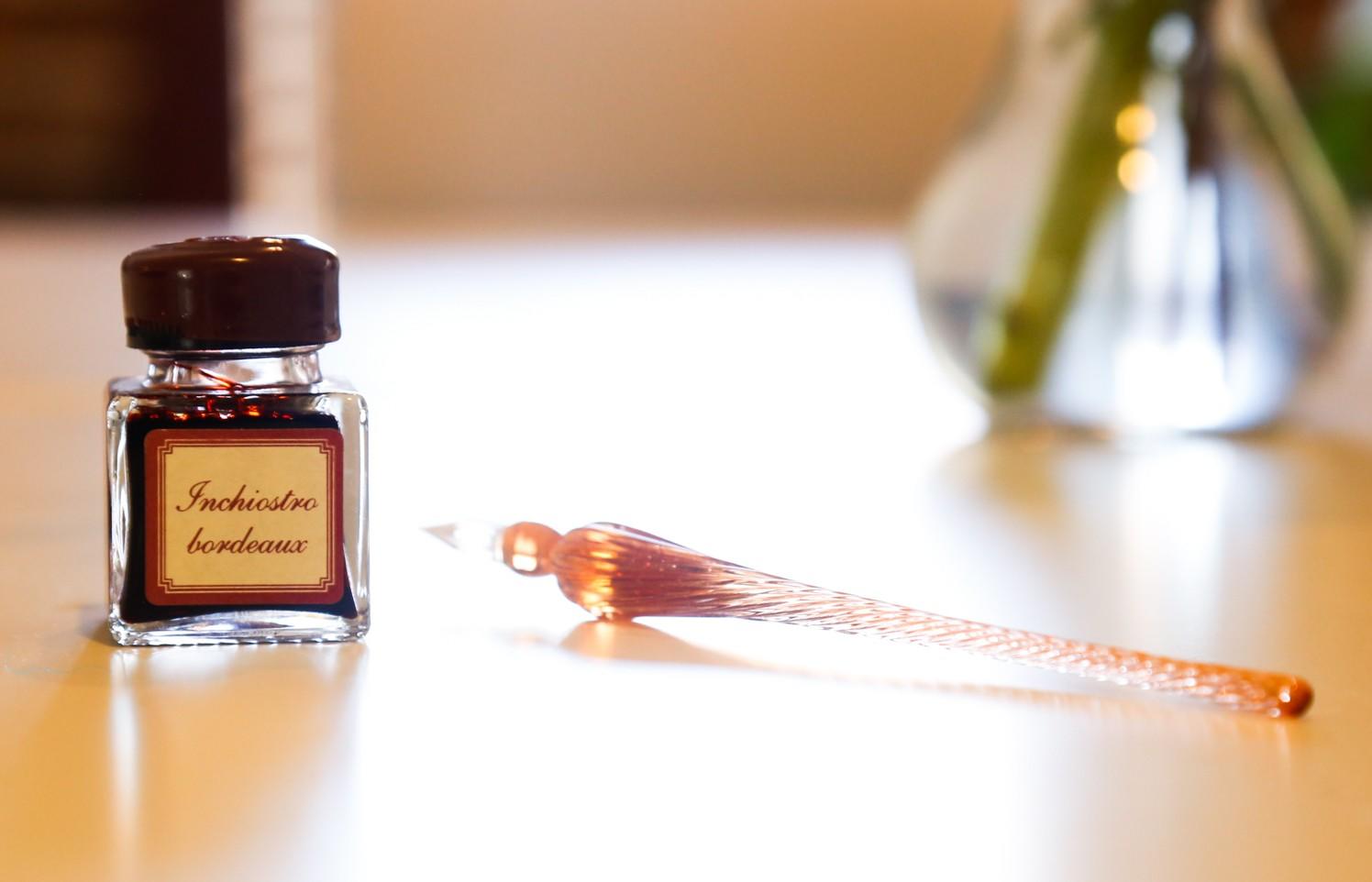 Italian glass pen and Inchiostro bordeaux ink bottle