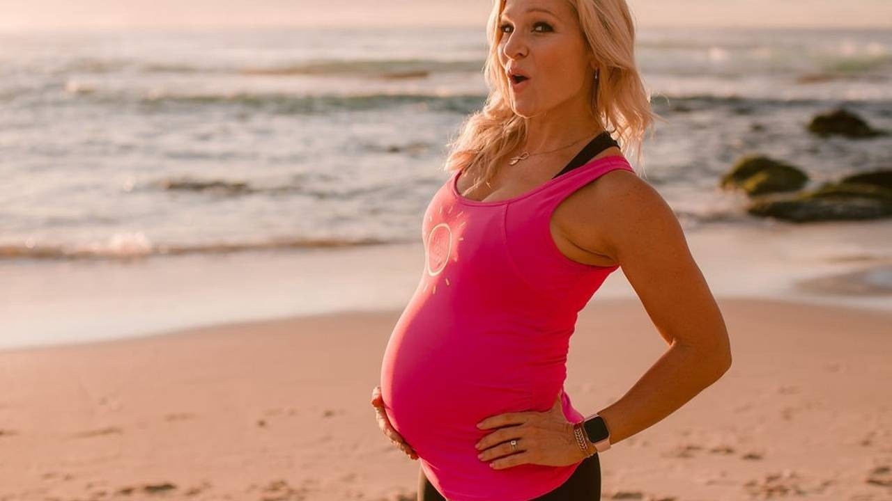 Move Your Bump - Strong Sexy Mammas -Anna Kooiman