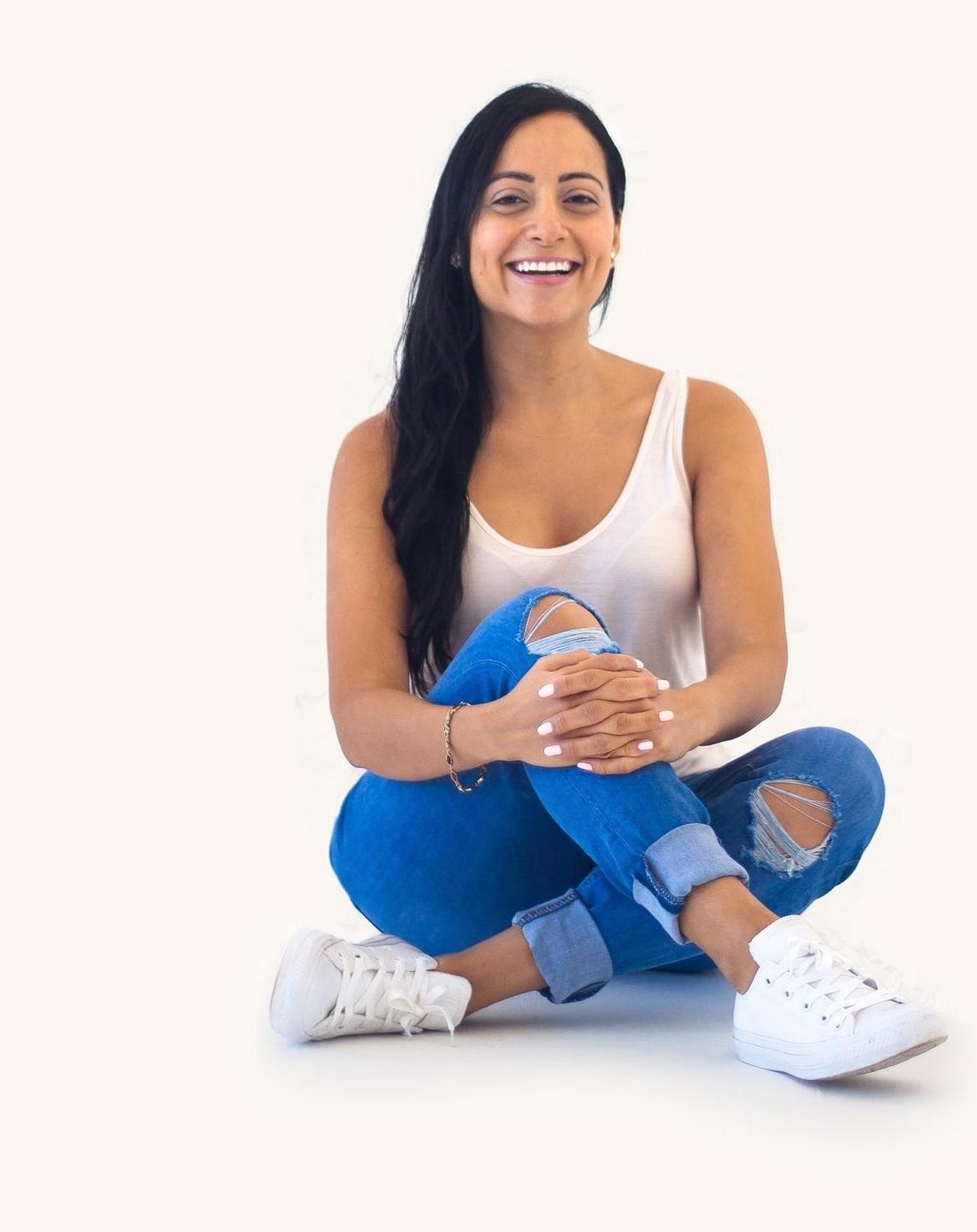 Vivian Belle - Creative Business Coach for Creatives, Service Providers, and Freelancers