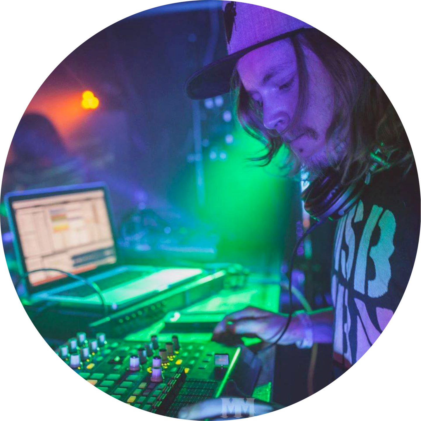 Learn to make edm and learn to write music with the Producer Dojo membership.