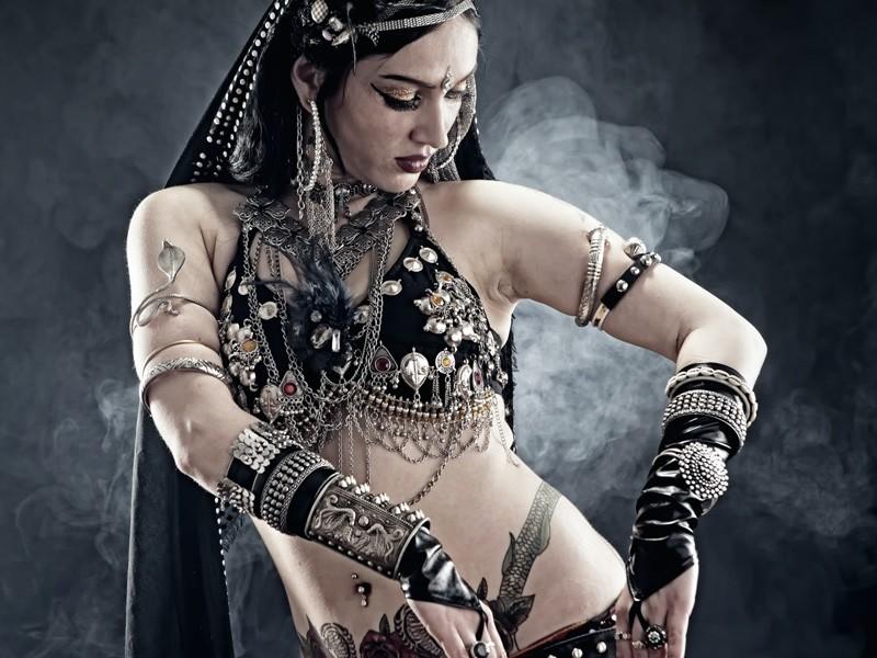 Flamenco Bellydance Fusion -Zambra Mora History Online with Puela Lunaris-