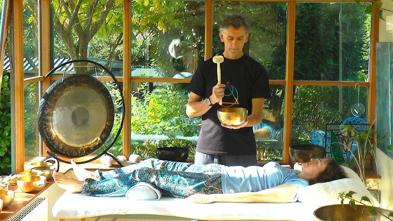 Short Sound Healing Course: De-stress and Relax with Tibetan Singing Bowls
